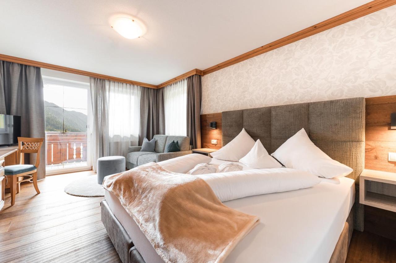 Vitalpina Hotel Magdalenahof Santa Maddalena in Casies Eksteriør billede
