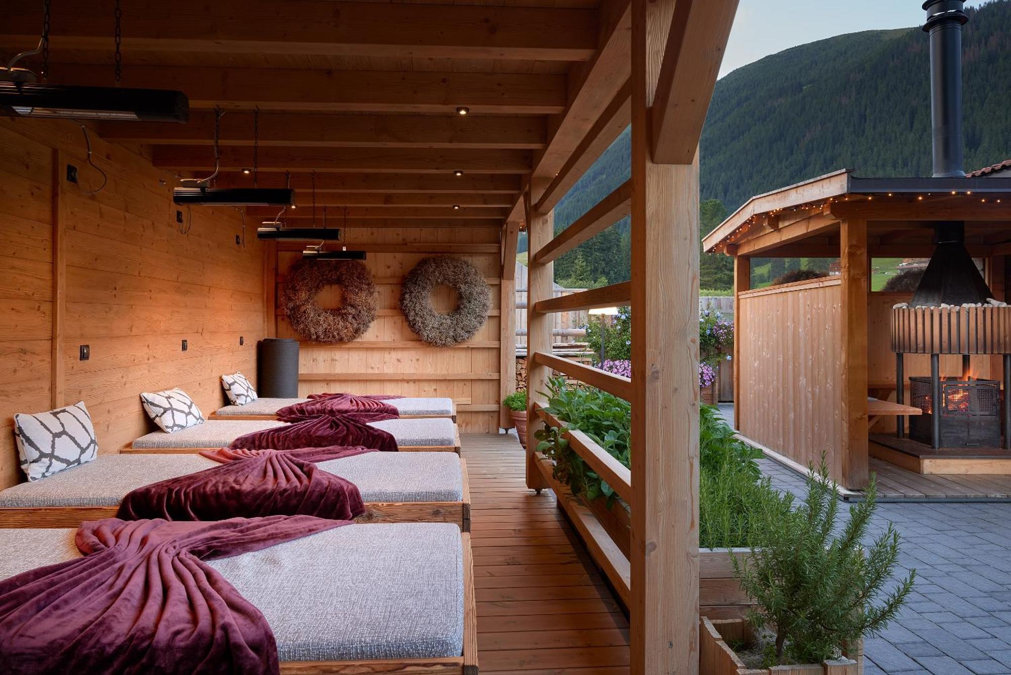 Vitalpina Hotel Magdalenahof Santa Maddalena in Casies Eksteriør billede