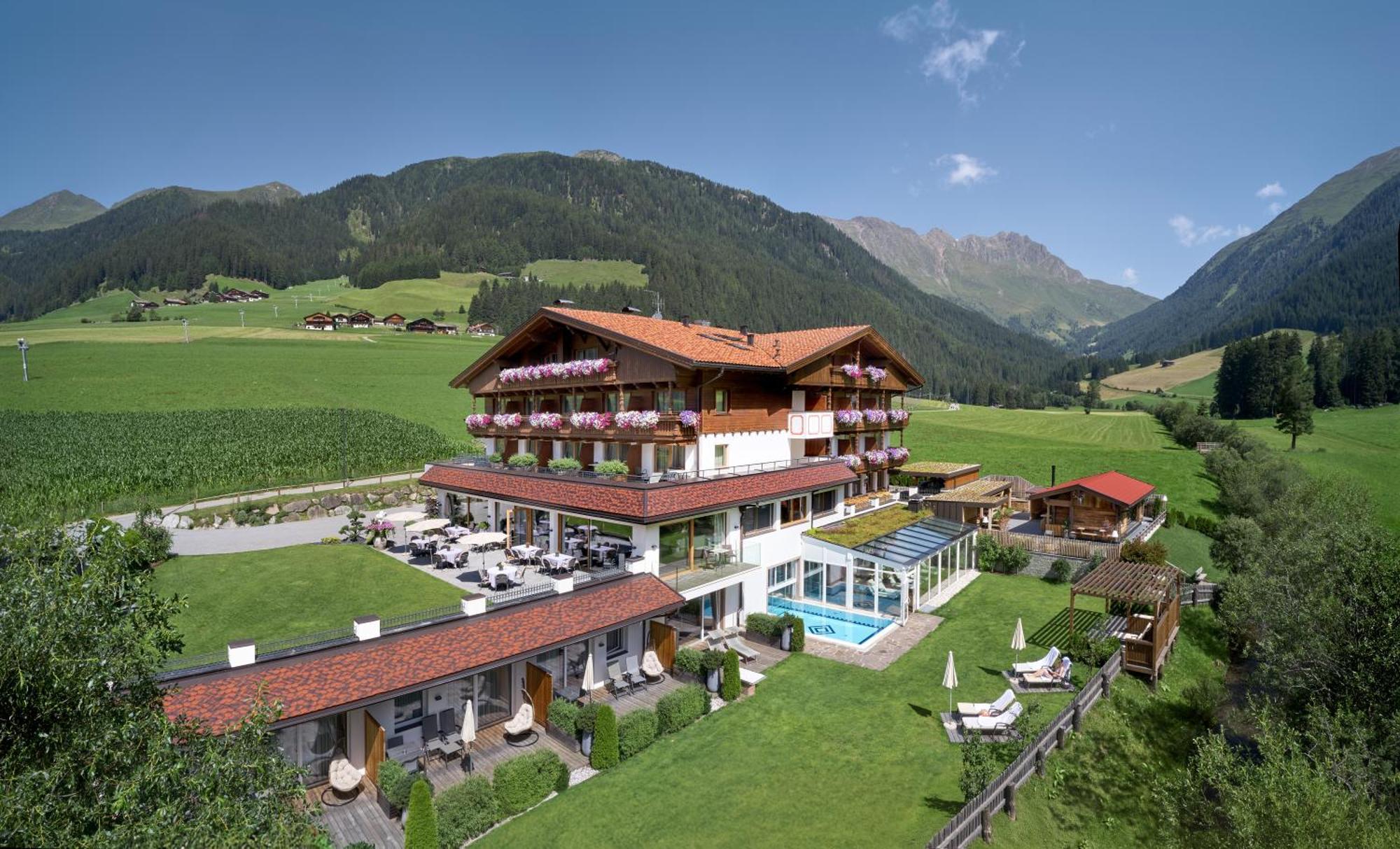 Vitalpina Hotel Magdalenahof Santa Maddalena in Casies Eksteriør billede