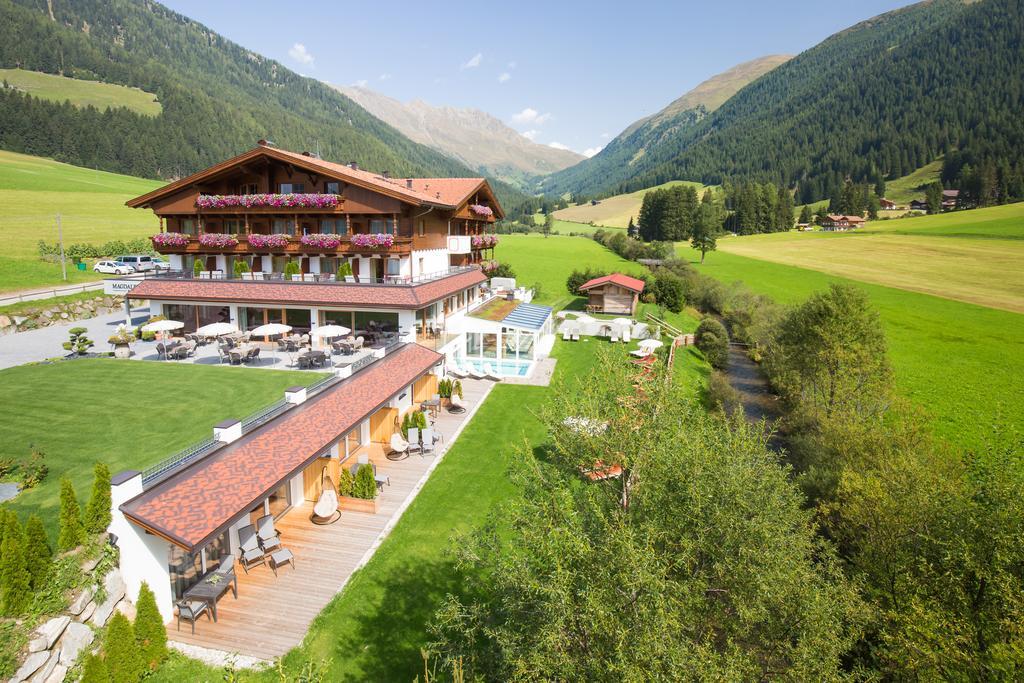 Vitalpina Hotel Magdalenahof Santa Maddalena in Casies Eksteriør billede